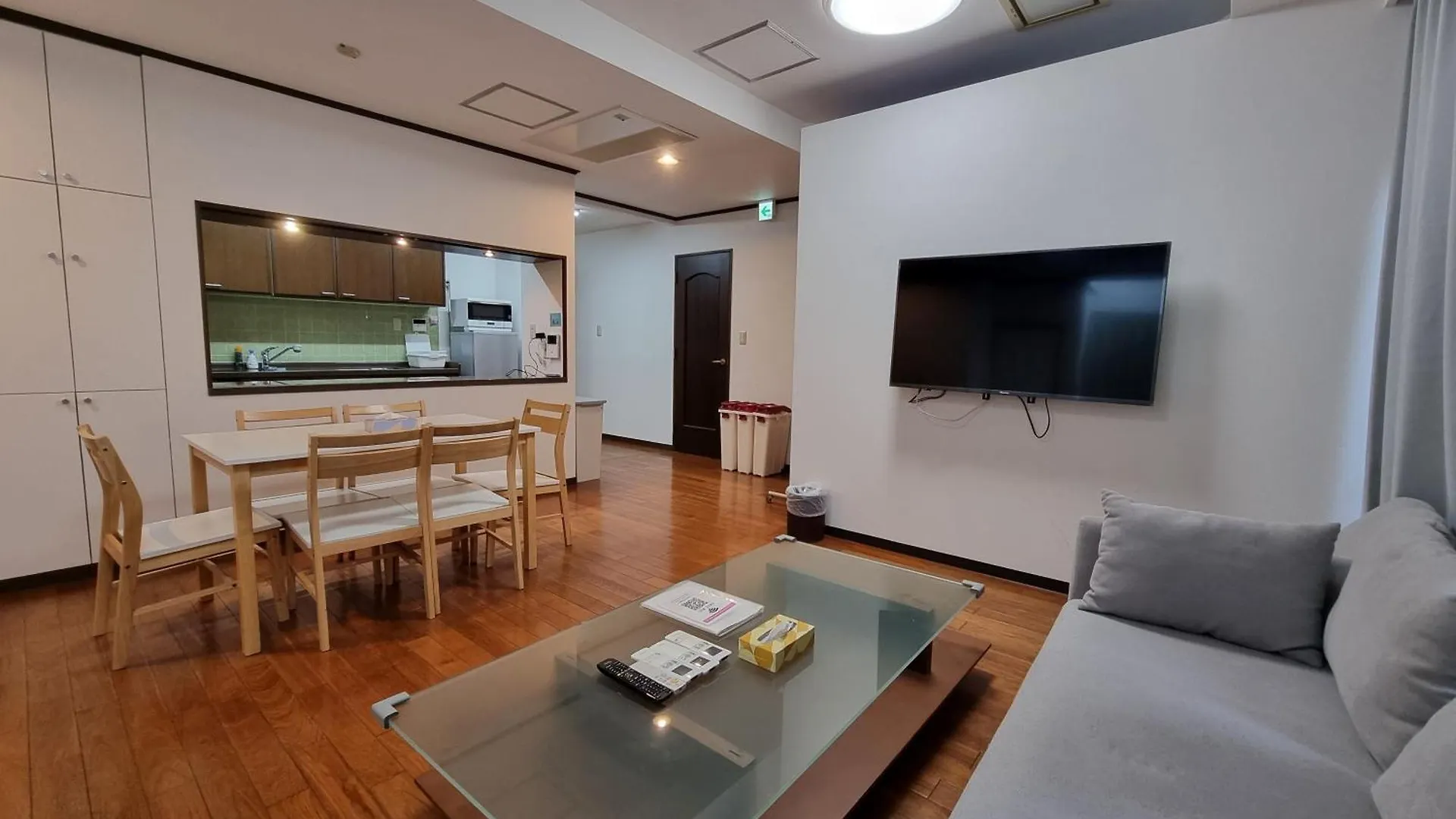 Prism Court 綾瀬 Apartment Tokyo